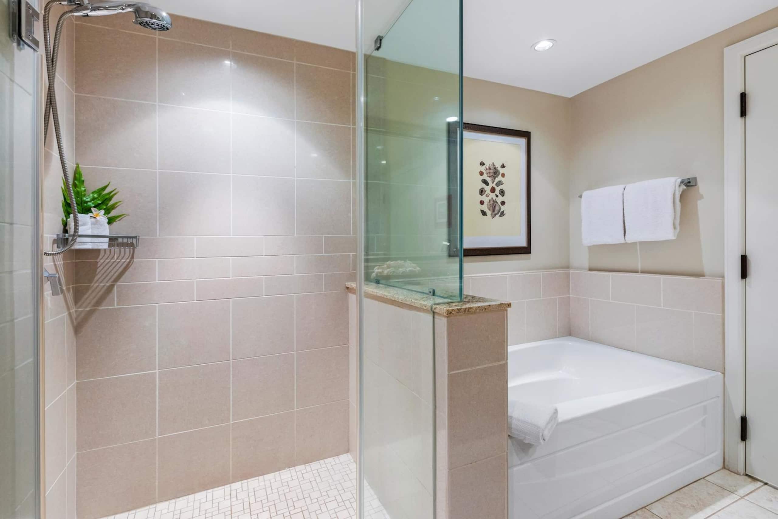 Condo in Lahaina · ★4.92 · 1 bedroom · 2 beds · 1 bath - Image 13