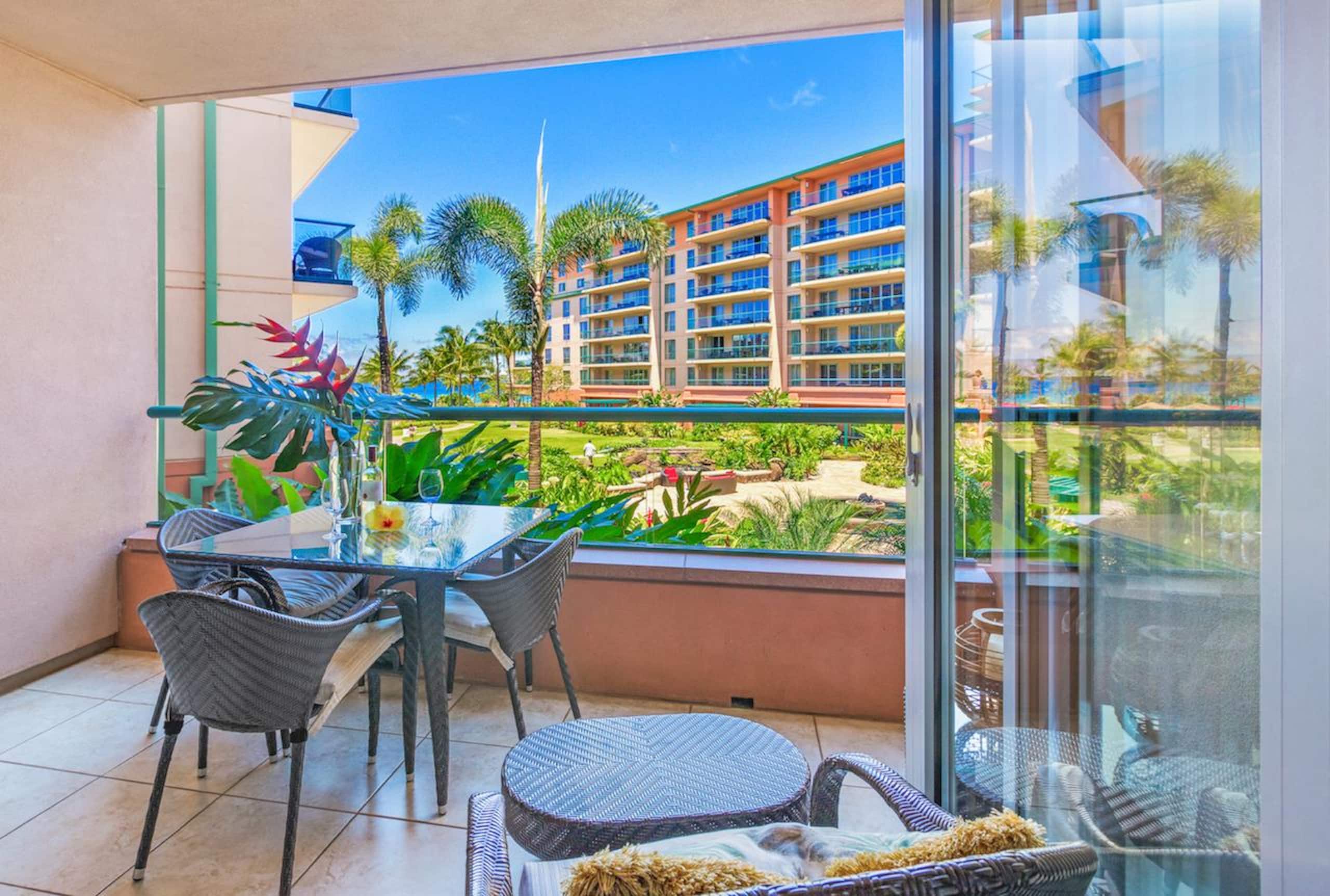 Condo in Lahaina · ★4.92 · 1 bedroom · 2 beds · 1 bath - Image 16