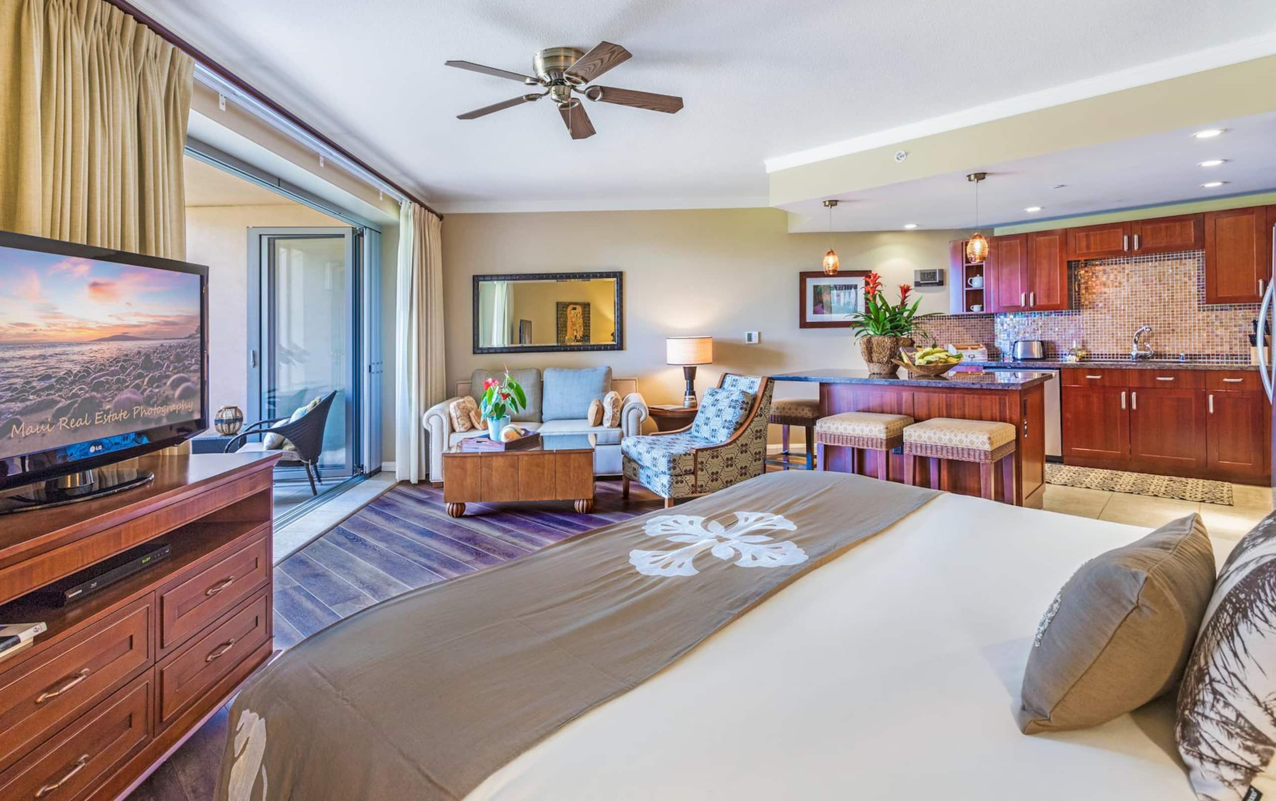 Condo in Lahaina · ★4.92 · 1 bedroom · 2 beds · 1 bath - Image 2