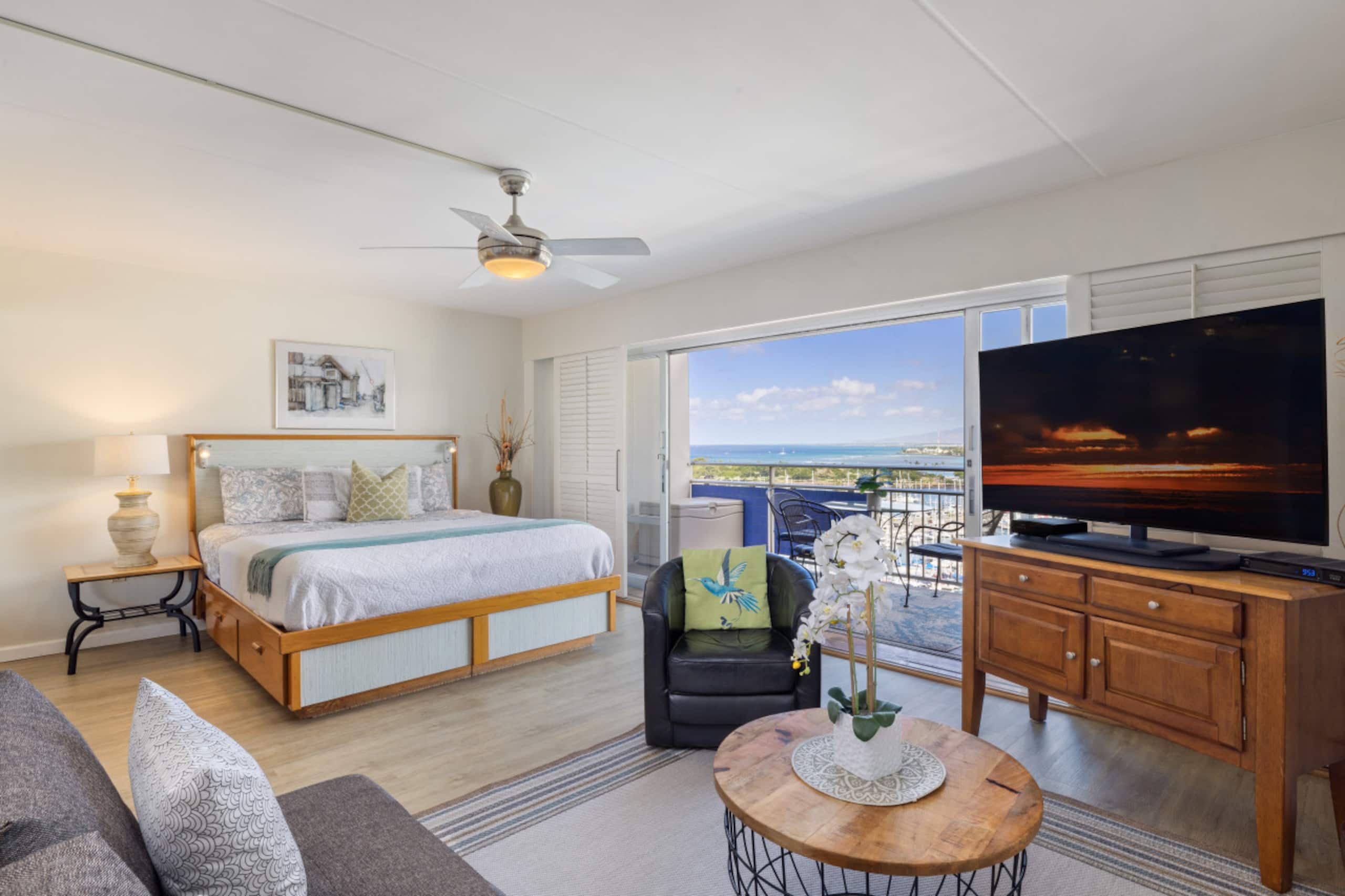 Ilikai Collection # 7.Gorgeous sunsets &beachfront - Image 1