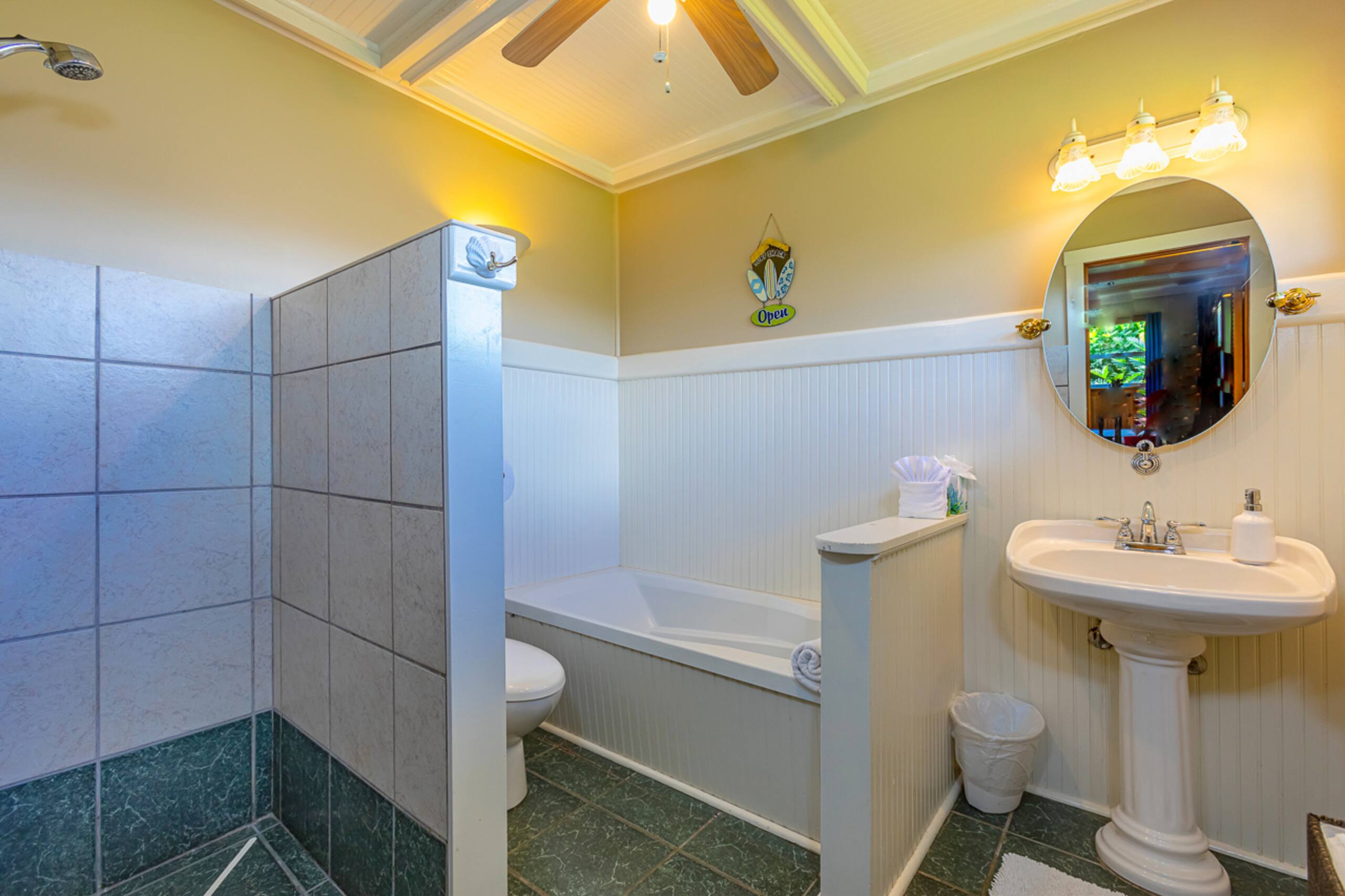 Home in Kihei · ★4.76 · 4 bedrooms · 9 beds · 3.5 baths - Image 40