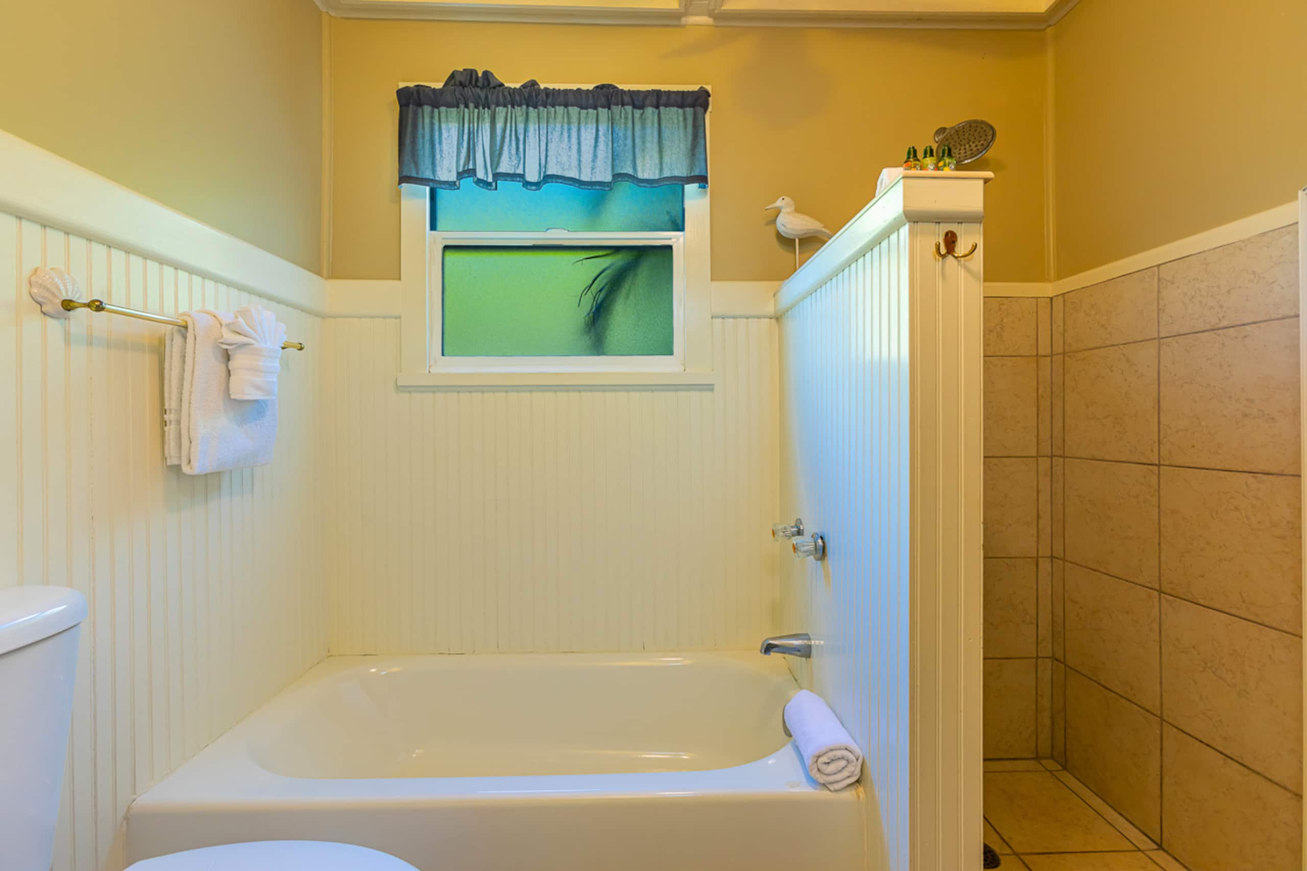 Home in Kihei · ★4.76 · 4 bedrooms · 9 beds · 3.5 baths - Image 45