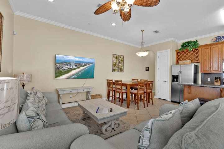 Easy Island Living W/pool - 1/2 Block To Beach! - South Padre Island, TX