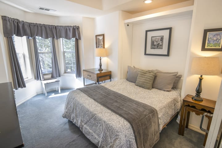 ห้องนอนควีนไซส์