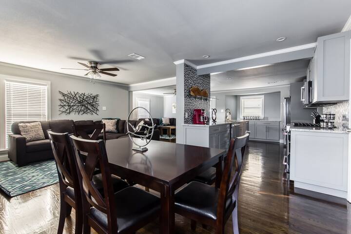 The Winnetka Heights Hideaway 4 Beds & a Private gallery image 5