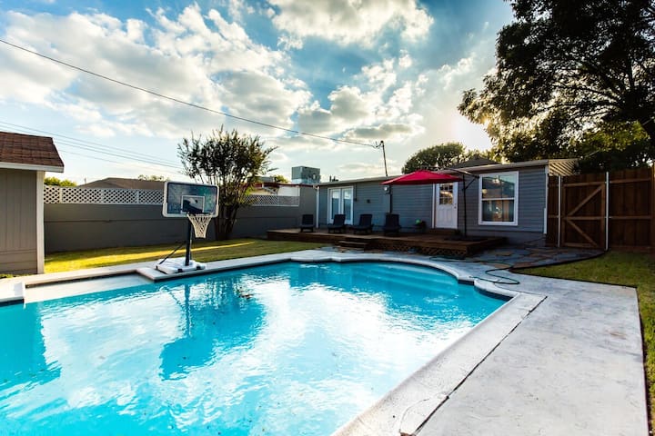 The Winnetka Heights Hideaway 4 Beds & a Private gallery image 4