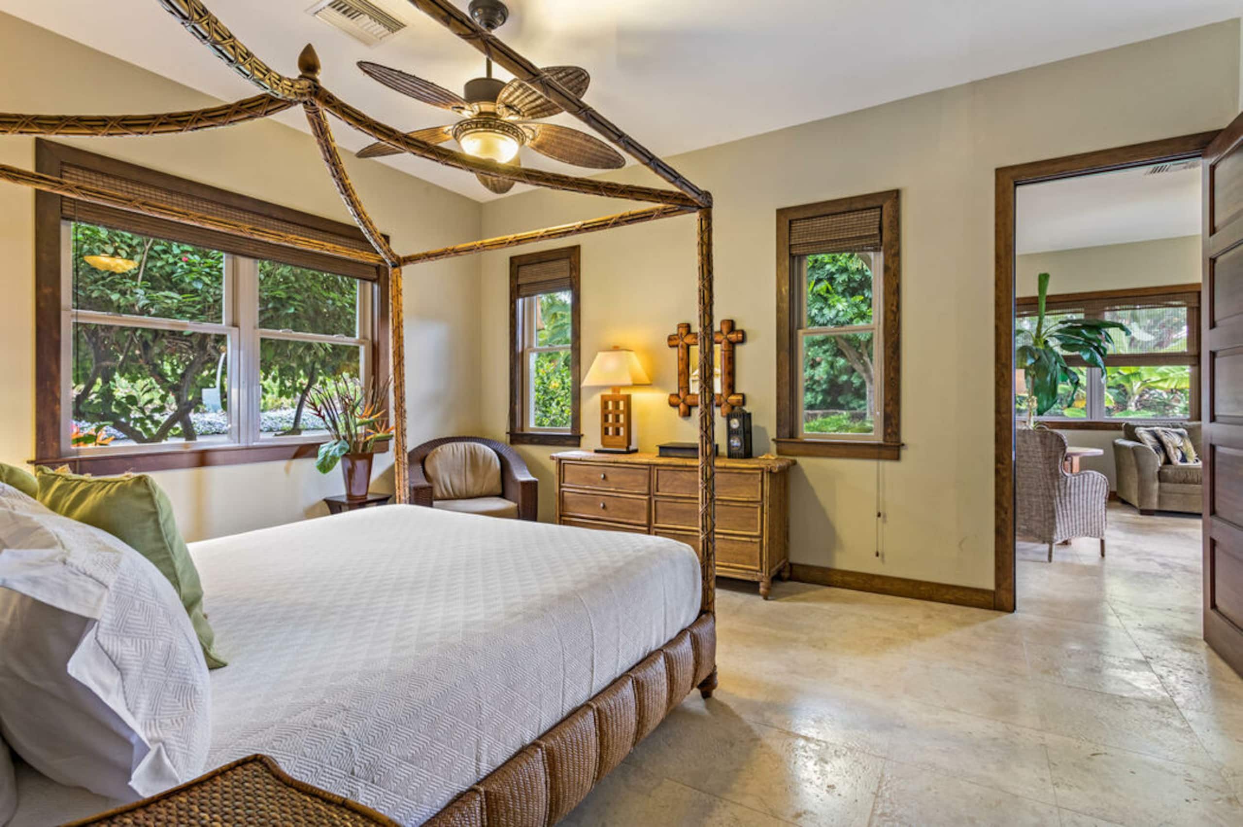 Home in Kailua-Kona · ★5.0 · 5 bedrooms · 6 beds · 4.5 baths - Image 27