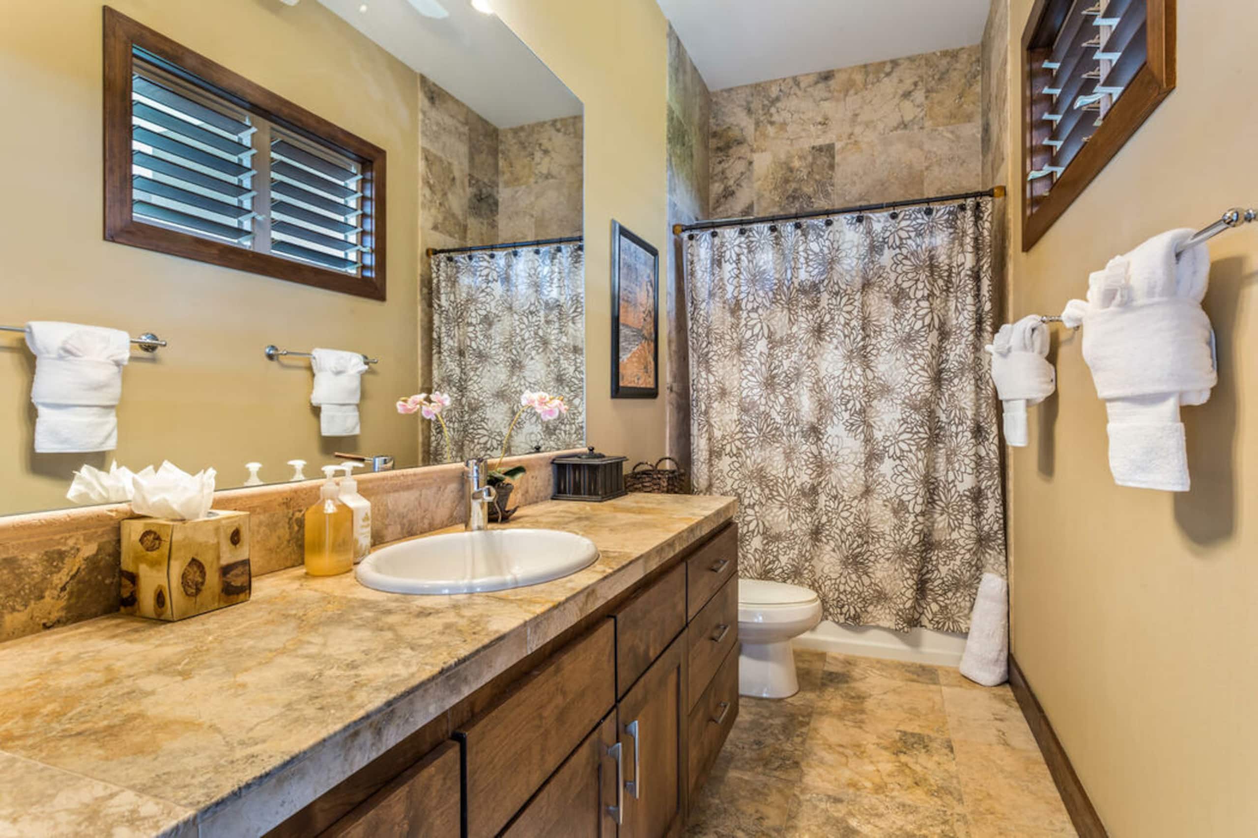 Home in Kailua-Kona · ★5.0 · 5 bedrooms · 6 beds · 4.5 baths - Image 22