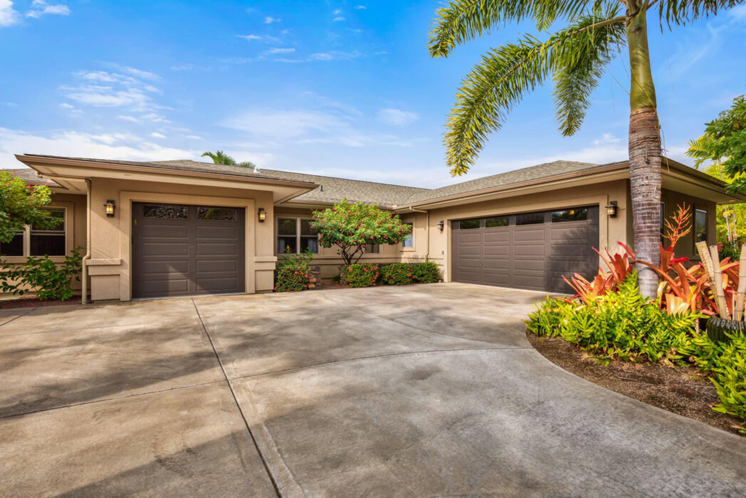 Home in Kailua-Kona · ★5.0 · 5 bedrooms · 6 beds · 4.5 baths - Image 32