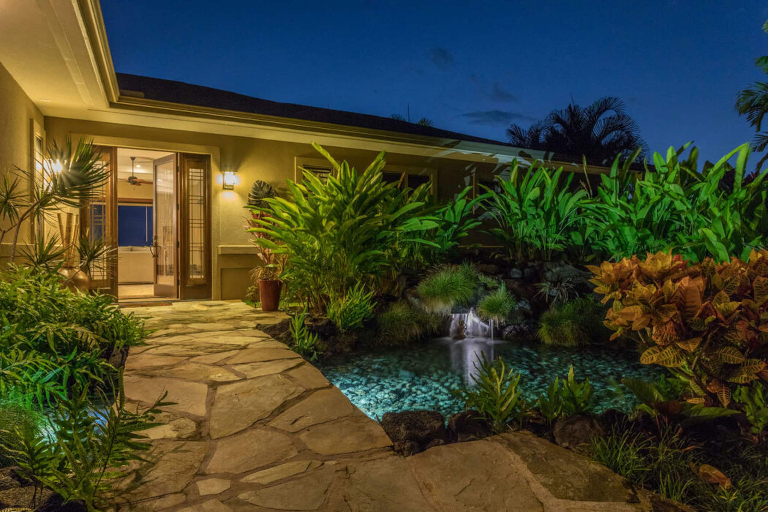 Home in Kailua-Kona · ★5.0 · 5 bedrooms · 6 beds · 4.5 baths - Image 52