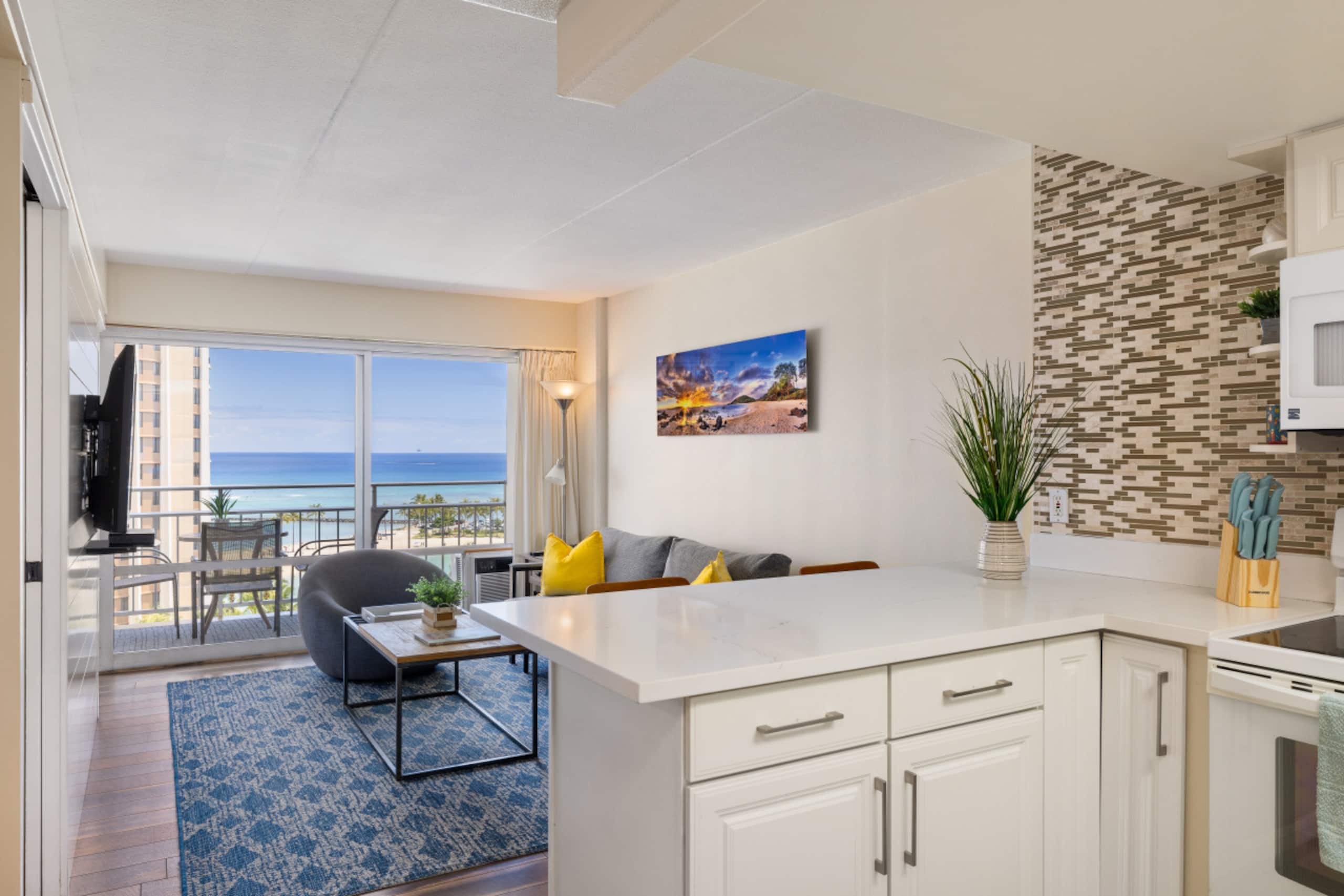 Ilikai Collection # 4. Amazing views, beachfront. - Image 18