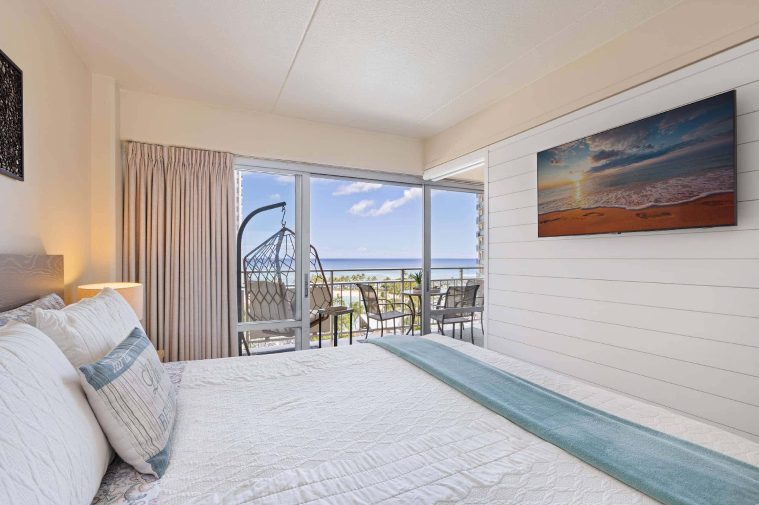 Ilikai Collection # 4. Amazing views, beachfront. - Image 10