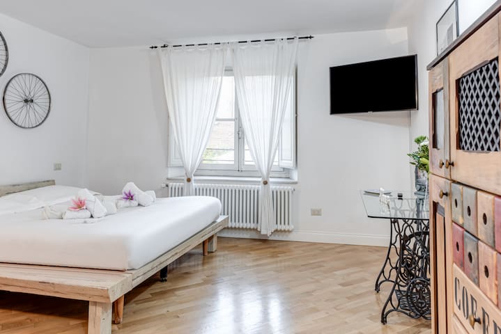 Elica – Sweet Dreams in Florence