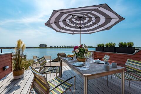 Escape: sea view, wellness bath with sauna, fireplace,