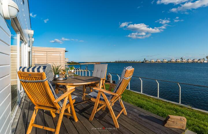 Harbor view ground: sea view, wellness bath with whirlwan