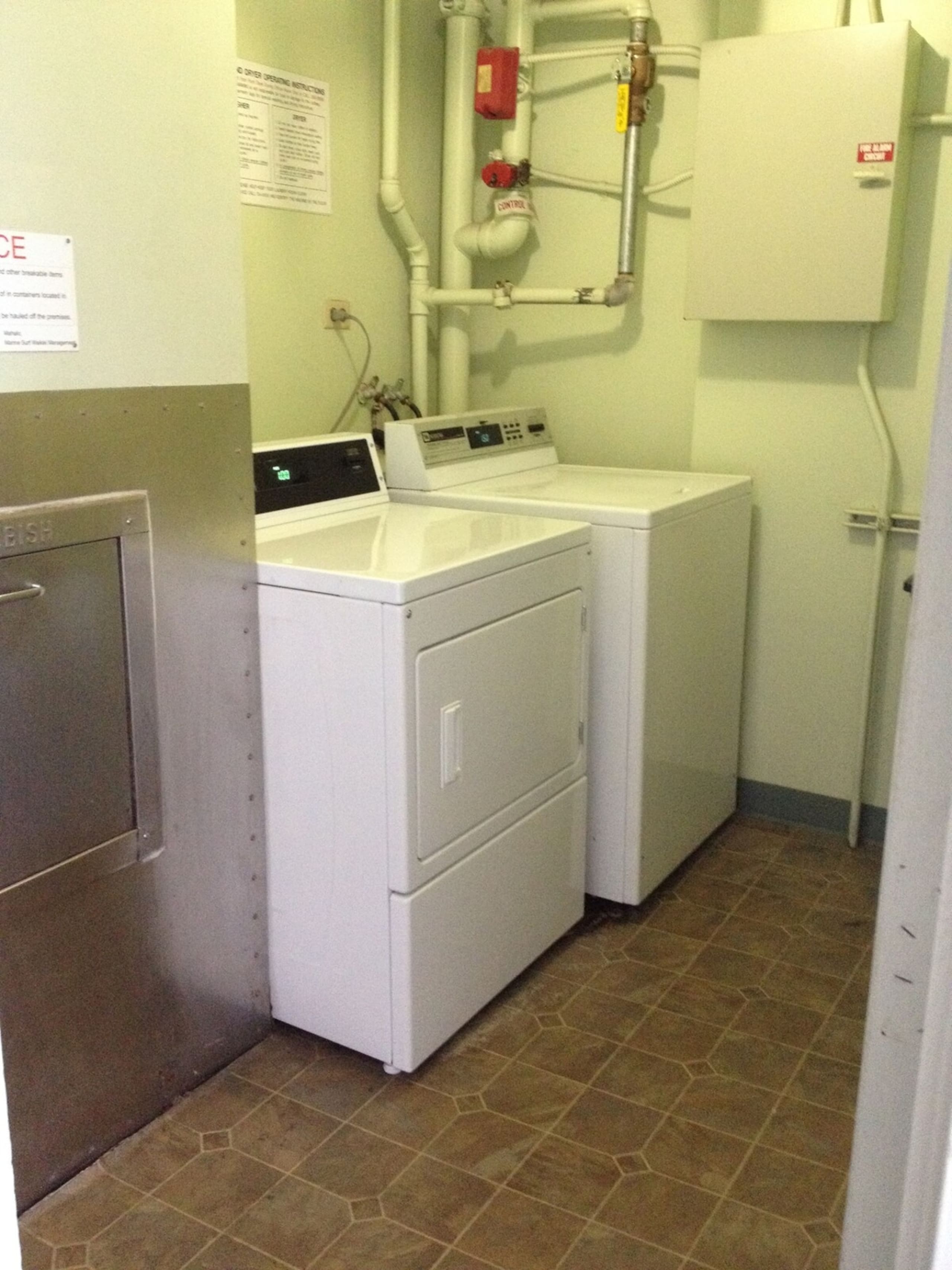 Quaint Studio-Heart of Waikiki & FREE parking - Image 16