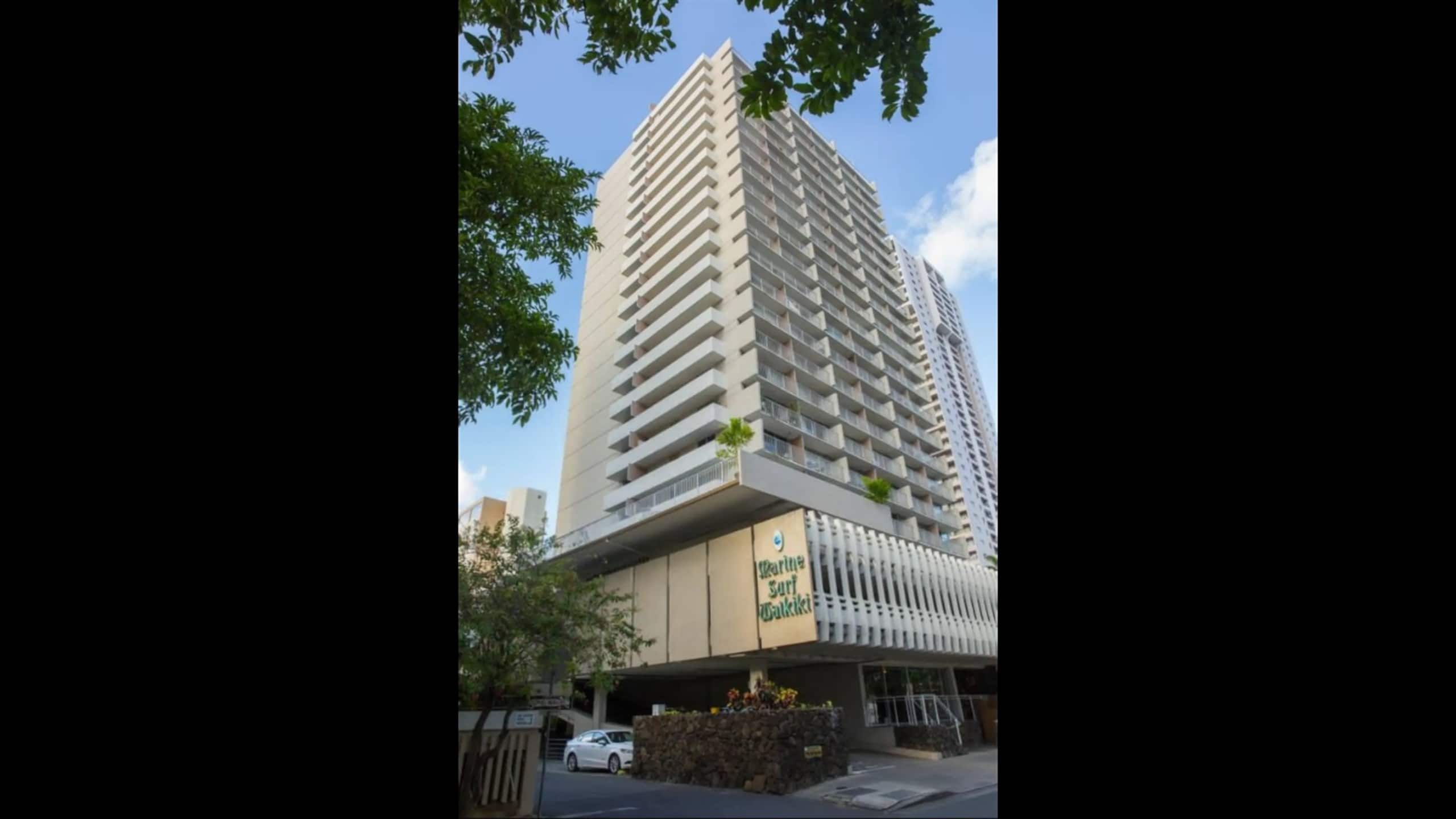 Condo in Honolulu · ★4.62 · 1 bedroom · 2 beds · 1 private bath - Image 16