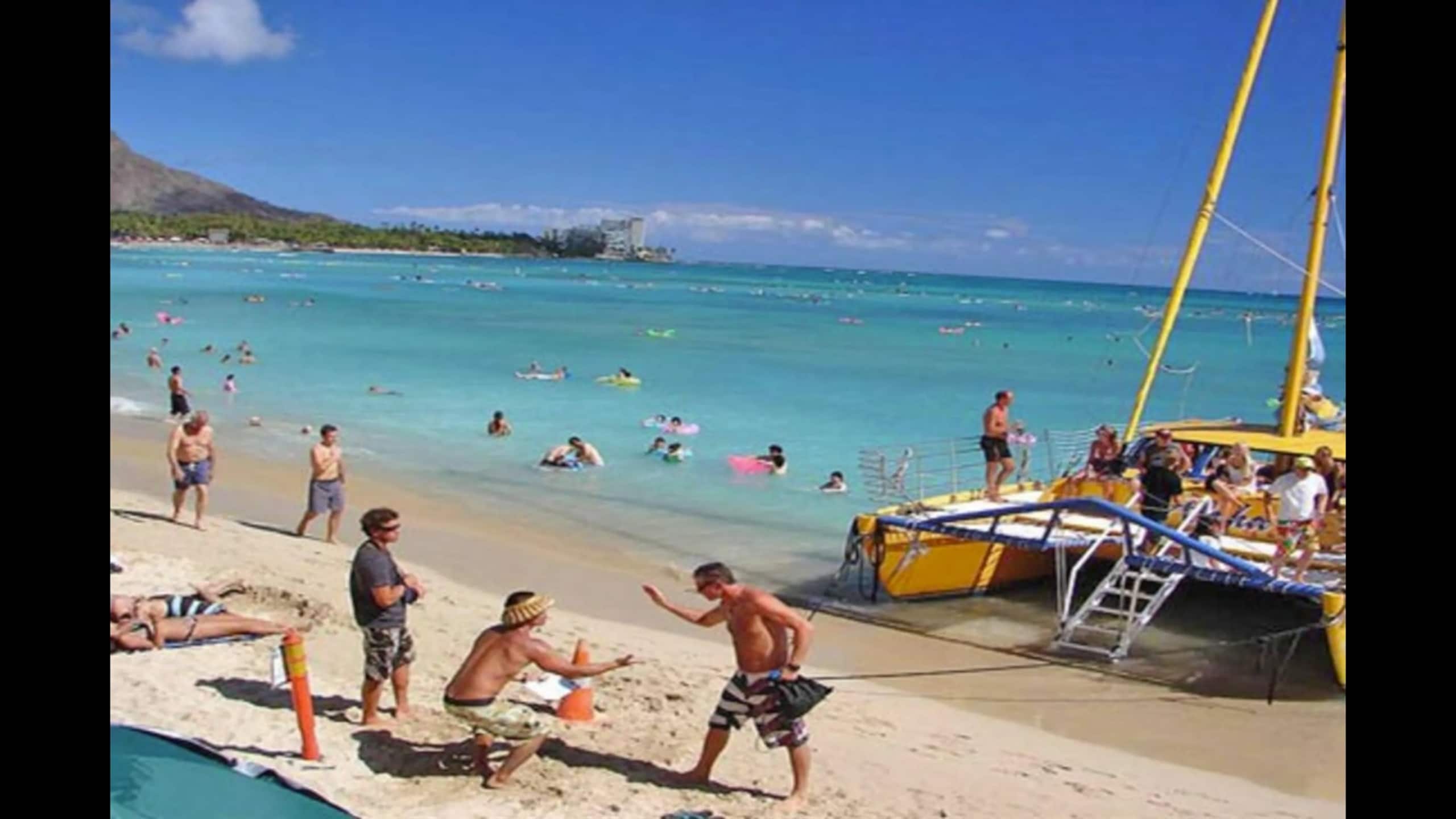 Condo in Honolulu · ★4.62 · 1 bedroom · 2 beds · 1 private bath - Image 26