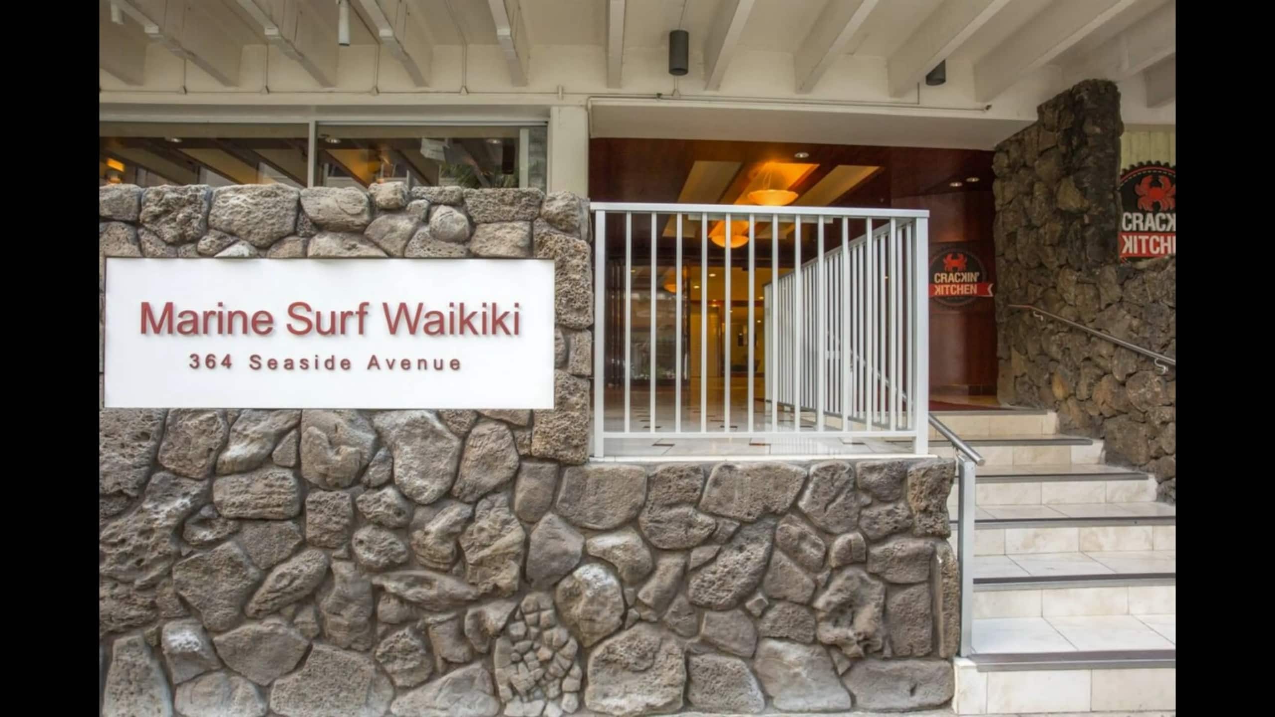 Condo in Honolulu · ★4.62 · 1 bedroom · 2 beds · 1 private bath - Image 19
