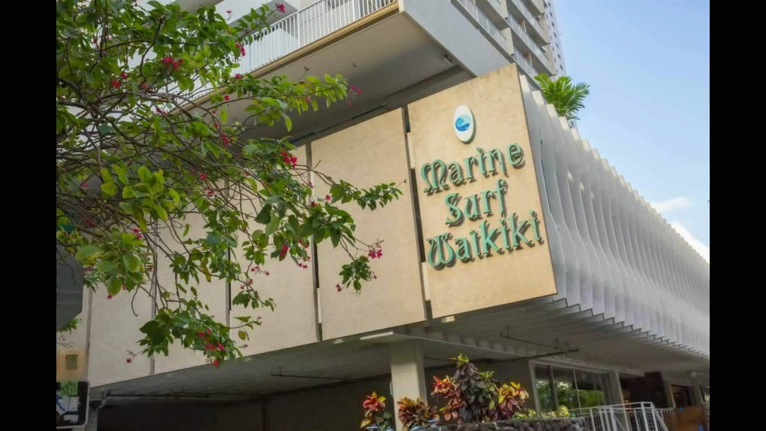 Condo in Honolulu · ★4.62 · 1 bedroom · 2 beds · 1 private bath - Image 15