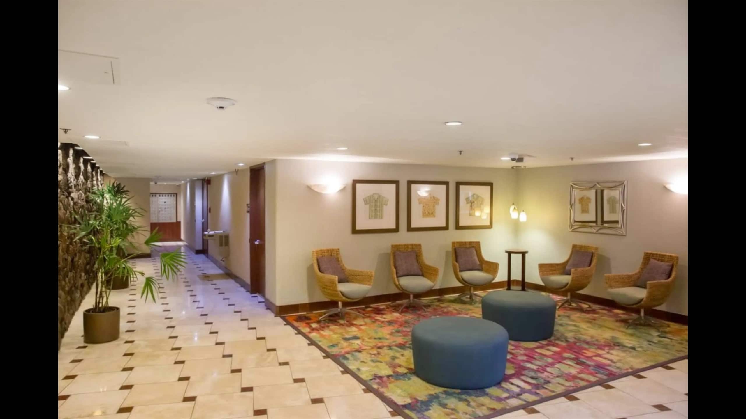 Condo in Honolulu · ★4.62 · 1 bedroom · 2 beds · 1 private bath - Image 21