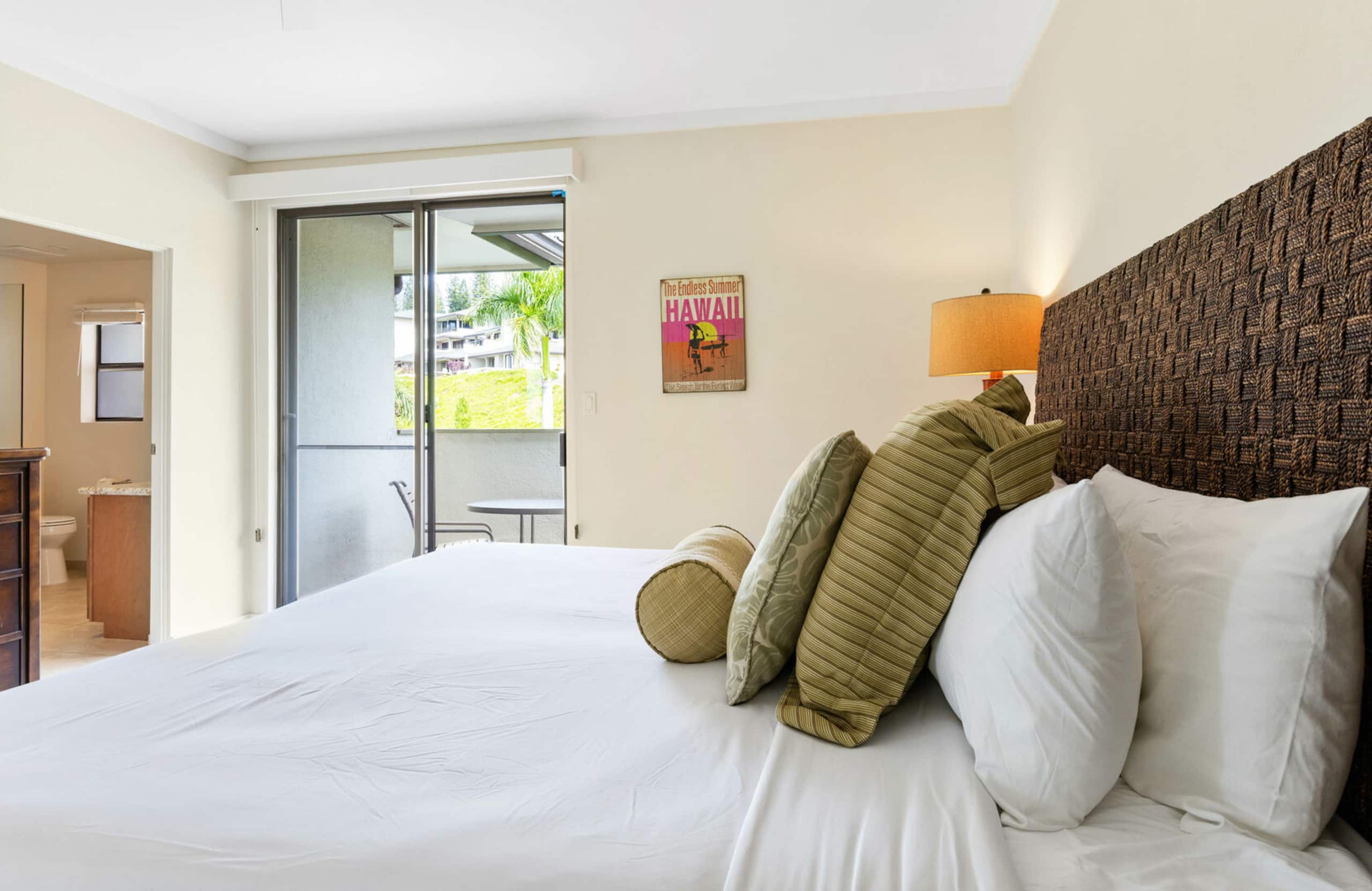 Condo in Lahaina · ★4.96 · 1 bedroom · 1 bed · 2 private baths - Image 12