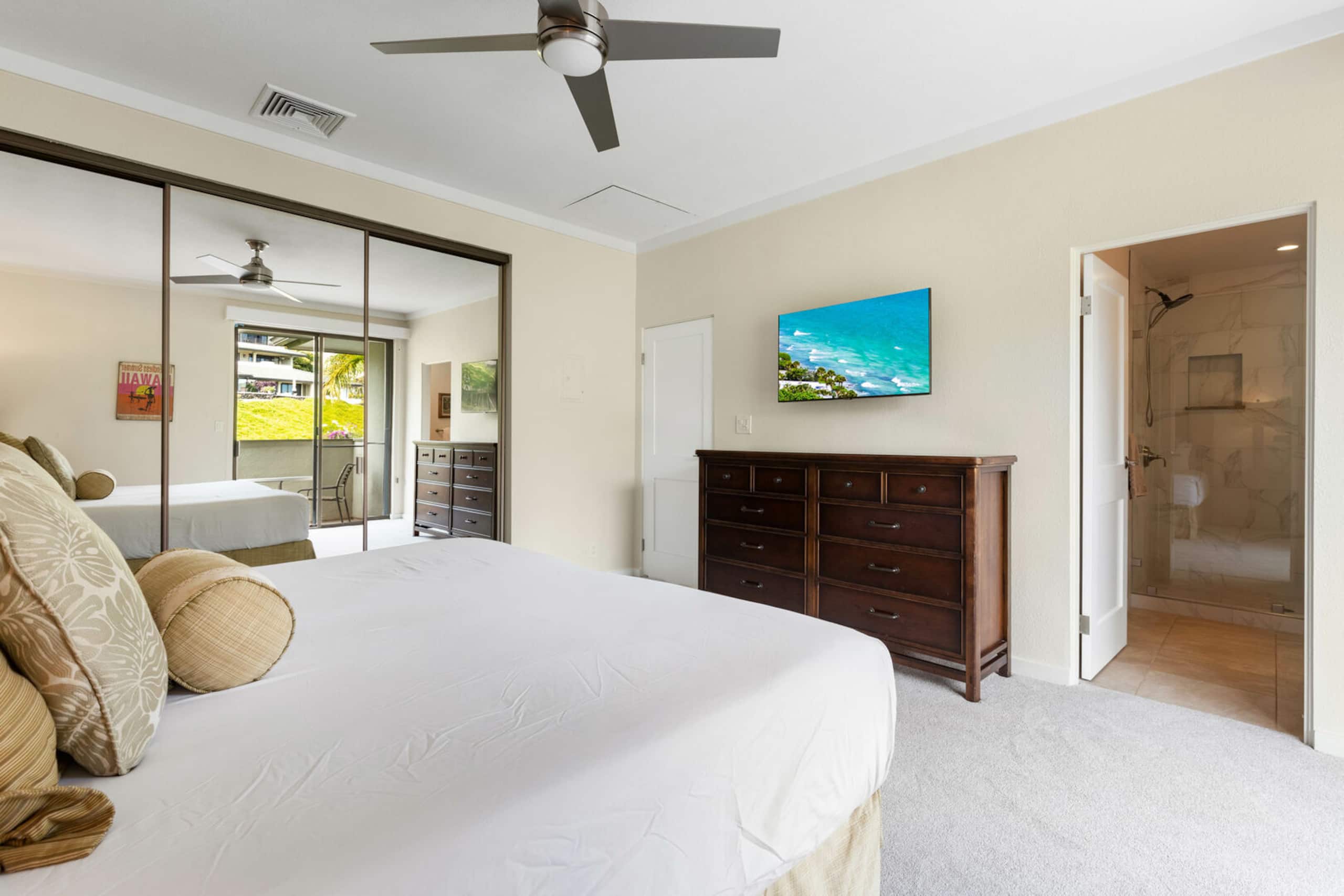 Condo in Lahaina · ★4.96 · 1 bedroom · 1 bed · 2 private baths - Image 11