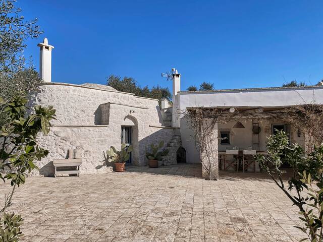 Trullo Silentio Pool & Family Relaxation in Ostuni gallery image 4