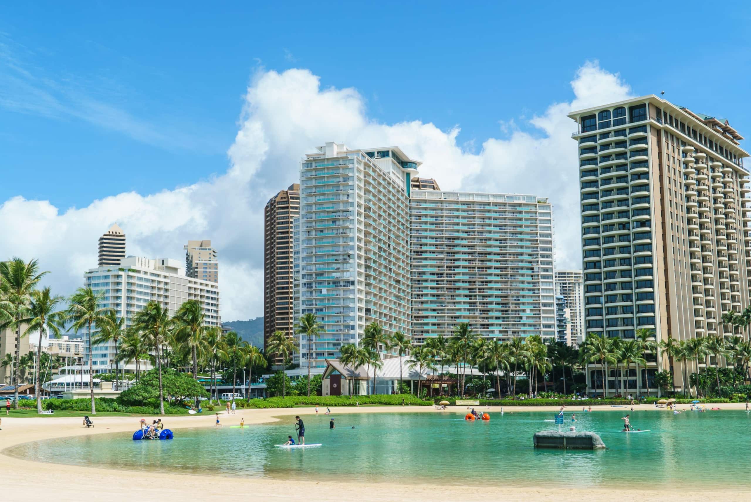 Condo in Honolulu · ★4.54 · 1 bedroom · 2 beds · 1 private bath - Image 2