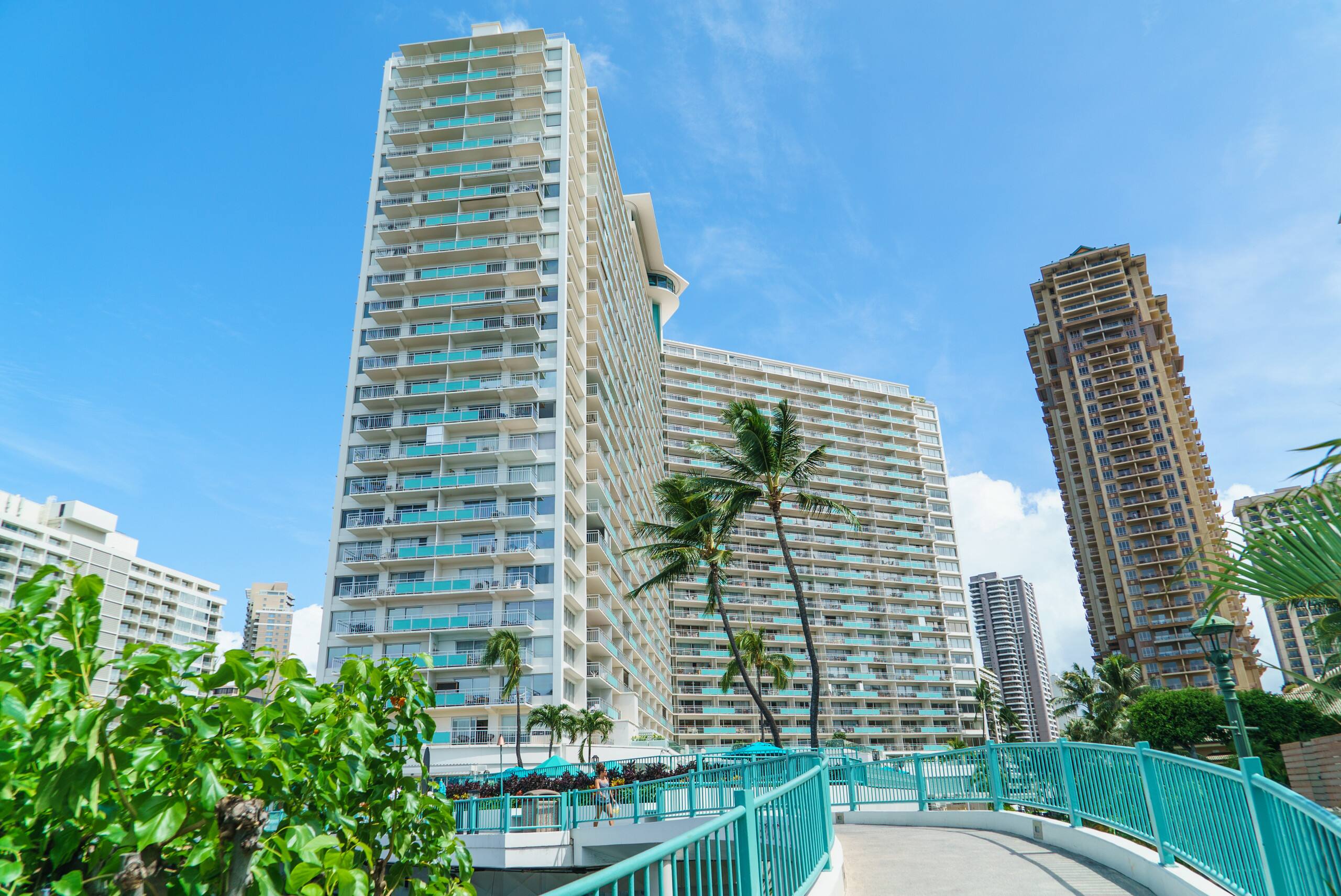 Condo in Honolulu · ★4.54 · 1 bedroom · 2 beds · 1 private bath - Image 3