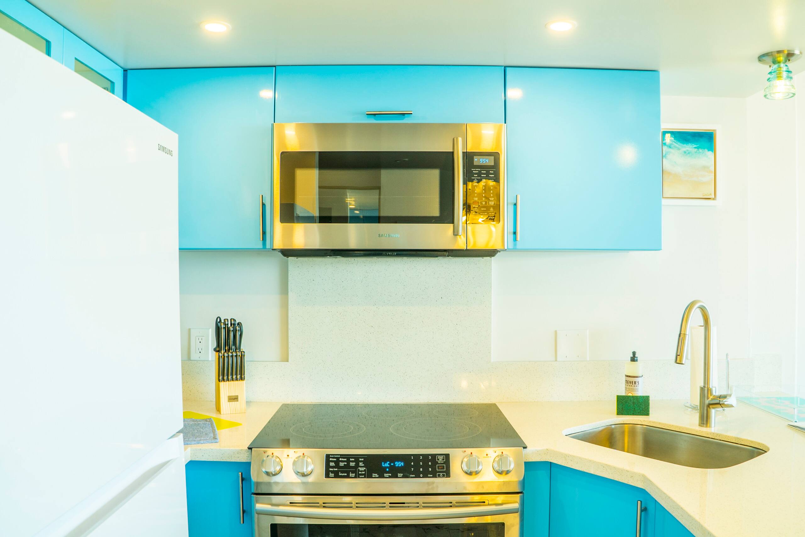 Condo in Honolulu · ★4.54 · 1 bedroom · 2 beds · 1 private bath - Image 31