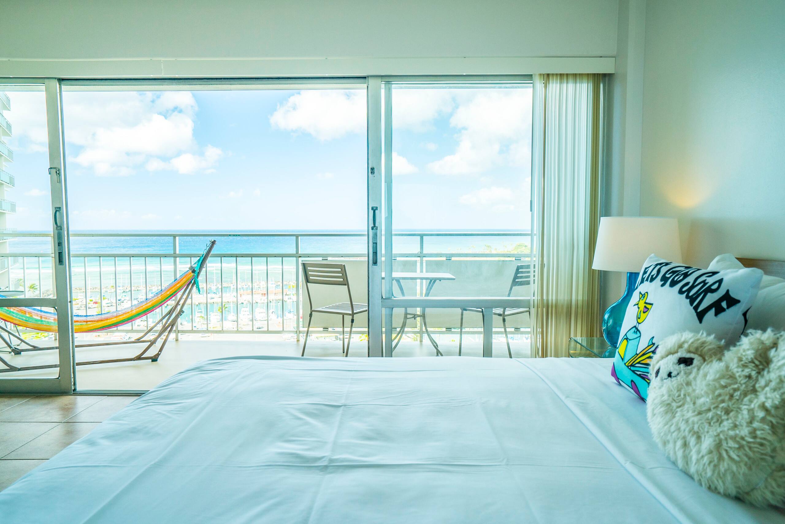 Condo in Honolulu · ★4.54 · 1 bedroom · 2 beds · 1 private bath - Image 1