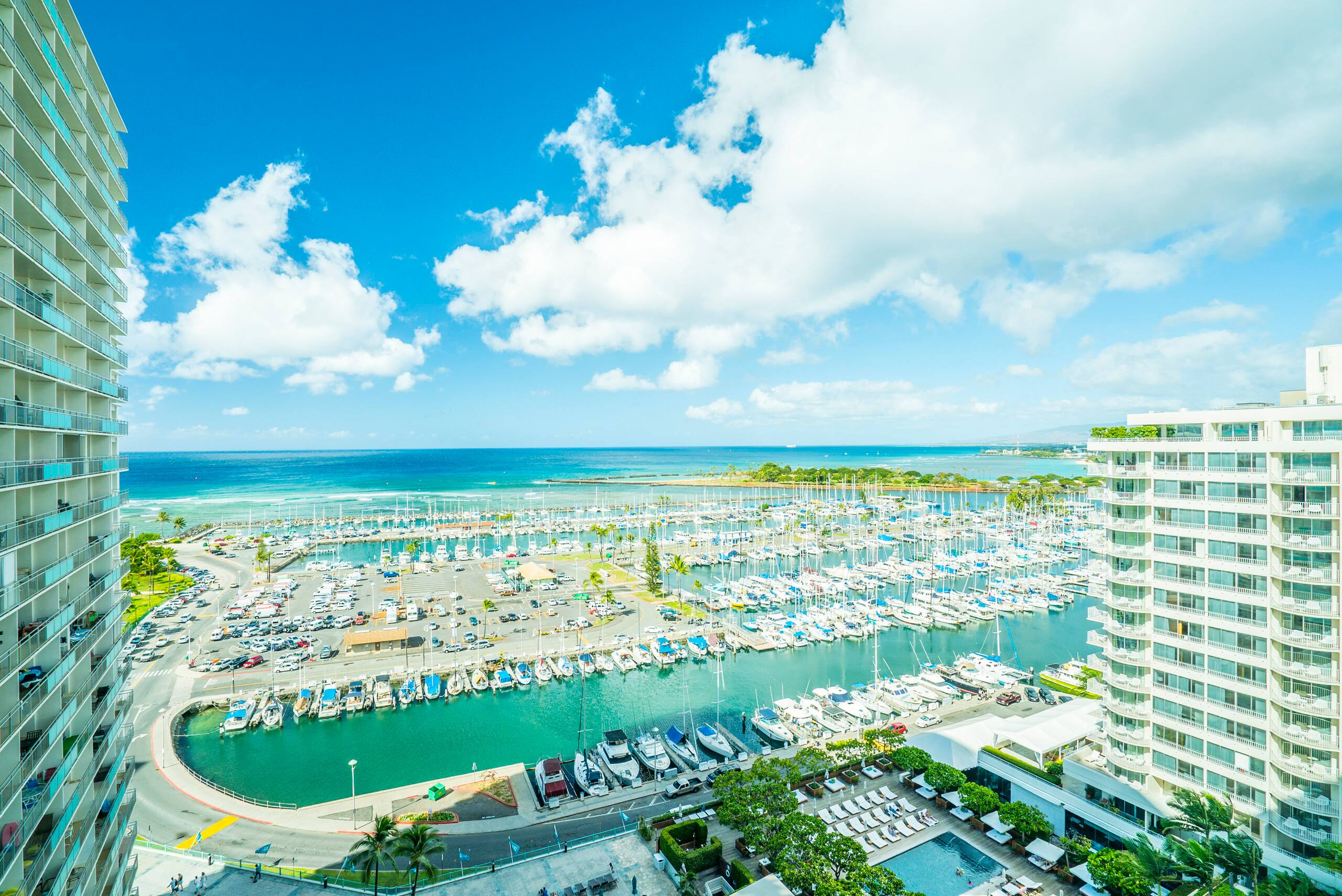 Condo in Honolulu · ★4.54 · 1 bedroom · 2 beds · 1 private bath - Image 15