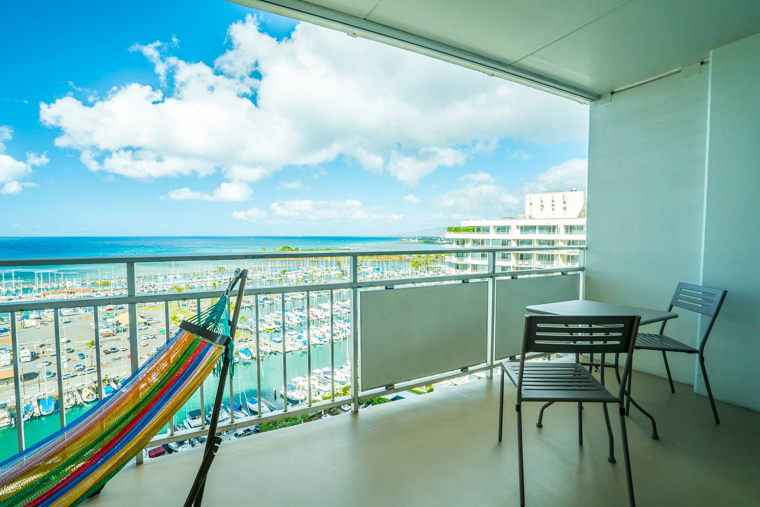 Condo in Honolulu · ★4.54 · 1 bedroom · 2 beds · 1 private bath - Image 35