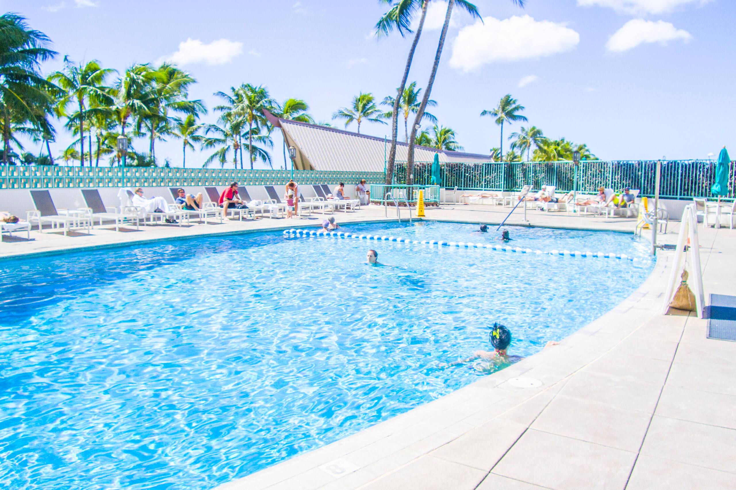 Condo in Honolulu · ★4.54 · 1 bedroom · 2 beds · 1 private bath - Image 12