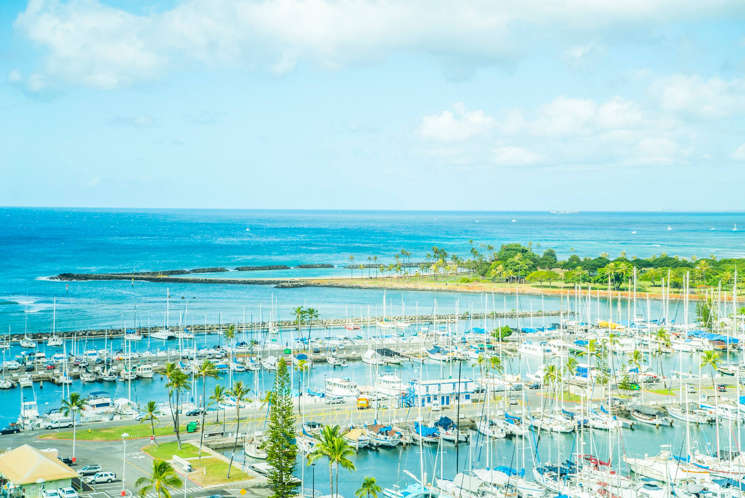 Condo in Honolulu · ★4.54 · 1 bedroom · 2 beds · 1 private bath - Image 23