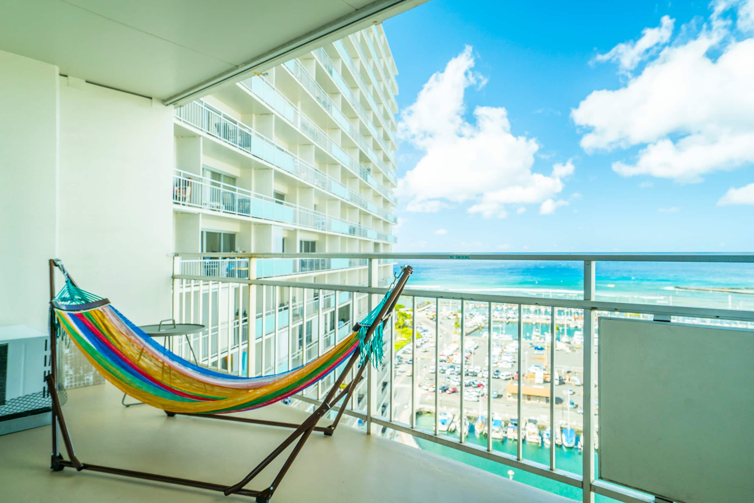 Condo in Honolulu · ★4.54 · 1 bedroom · 2 beds · 1 private bath - Image 18