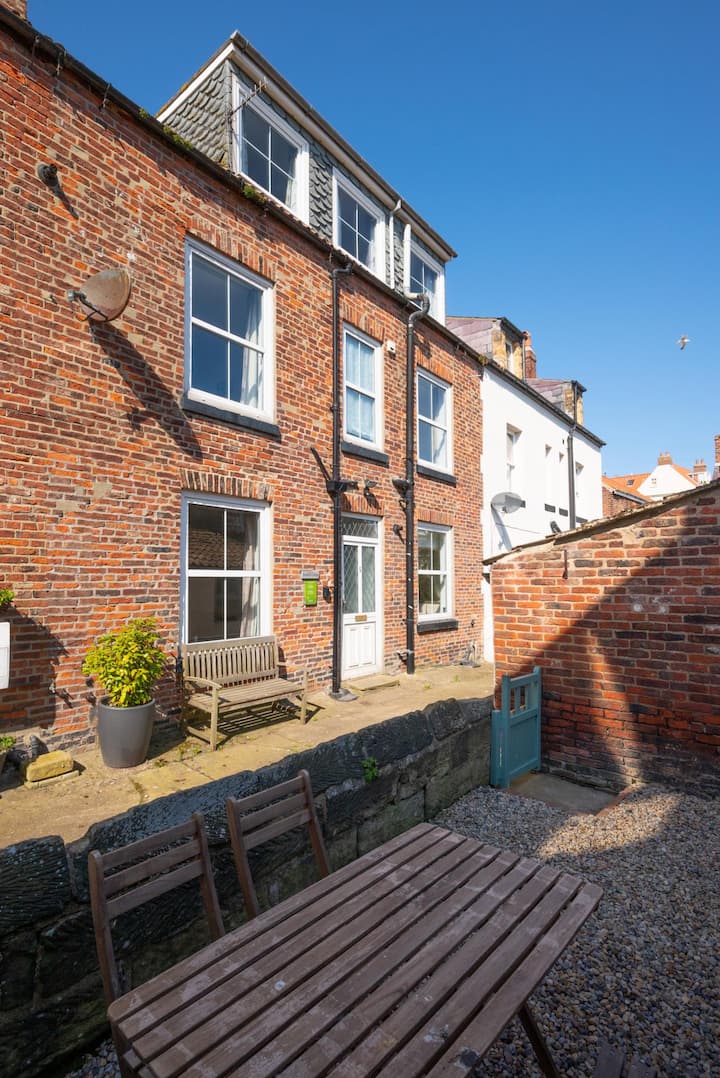 4 Bed In Whitby (Oc-w001) - ウィットビー