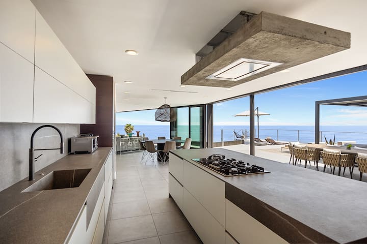 Malibu Oceana Bleu by Stay Awhile Villas gallery image 2