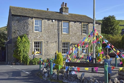 5 Bed in Kettlewell (oc-ds257)