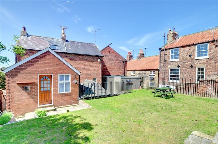 2 Bed In Whitby (Oc-w974) - Whitby