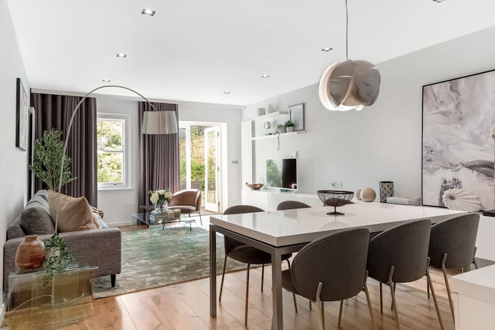 Large Notting Hill Flat with Garden