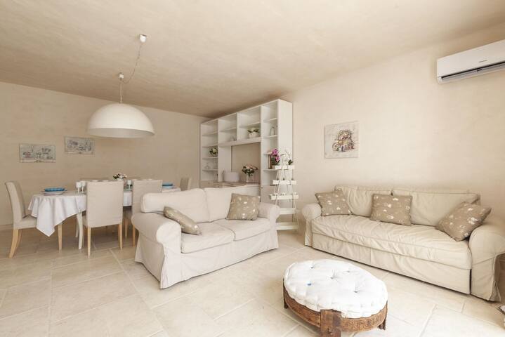 Apartment Deluxe with pool in Lecce gallery image 3