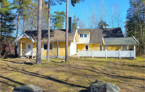 Amazing home in Köpingsvik with sauna
