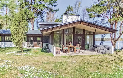 Beautiful home in Strängnäs with sauna