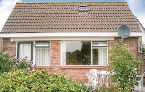 Nice apartment in Hippolytushoef