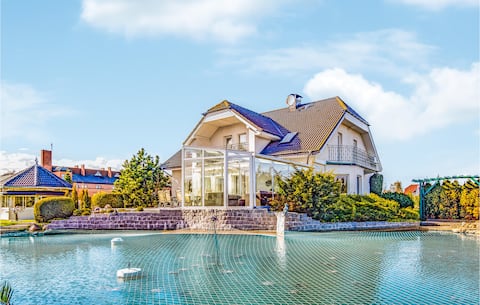 Lovely home in Grzybowo with WiFi