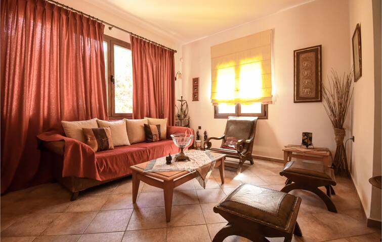 Stunning home in Finikia gallery image 5