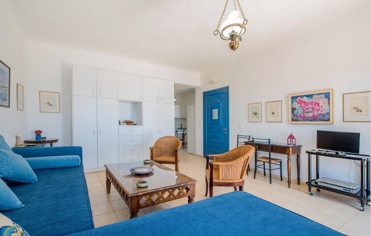 Stunning home in Ampela, Syros gallery image 5