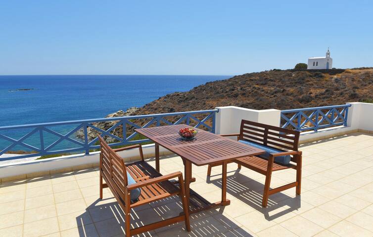 Stunning home in Ampela, Syros gallery image 3